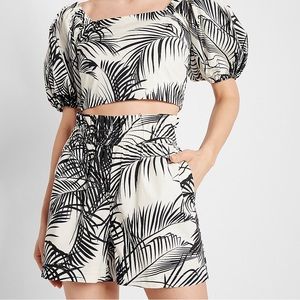 NWT Super High Waisted Palm Print Pull On Paperbag Shorts